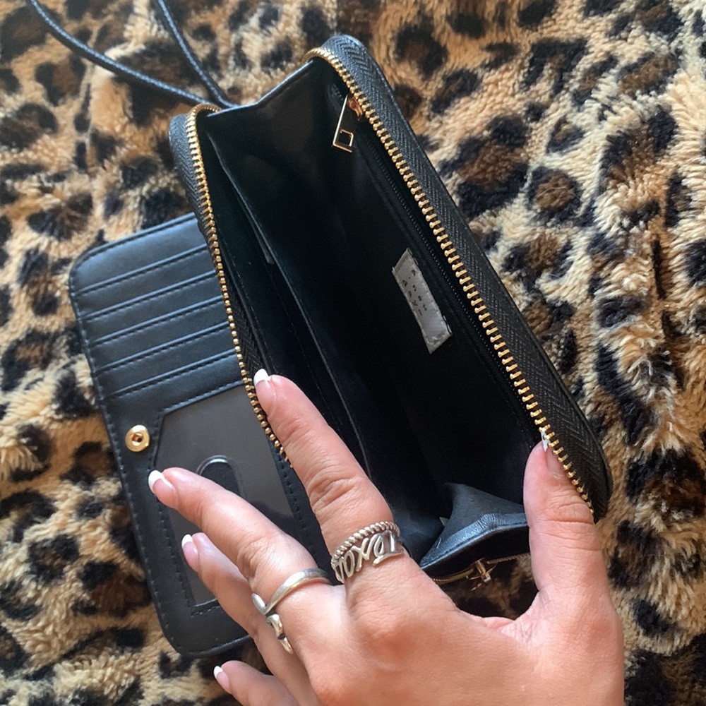 Wristlet - Picture 3 of 3